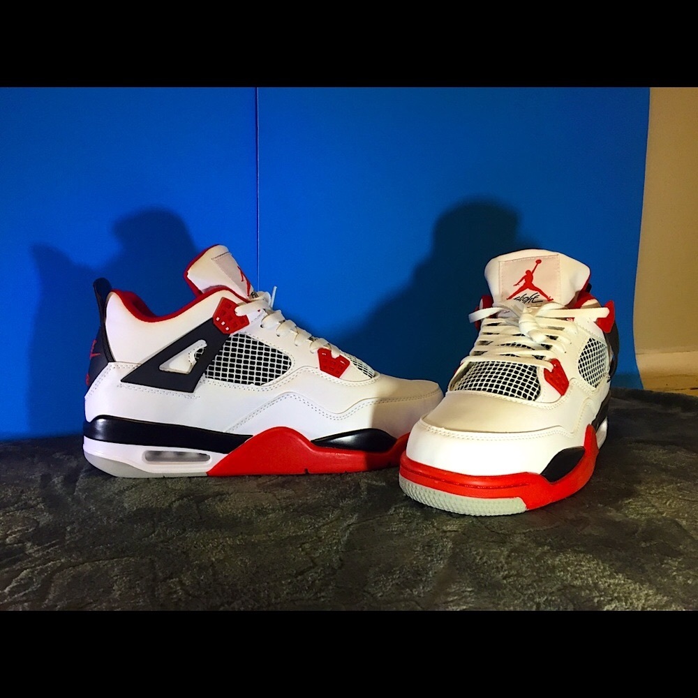 Air Jordan 4